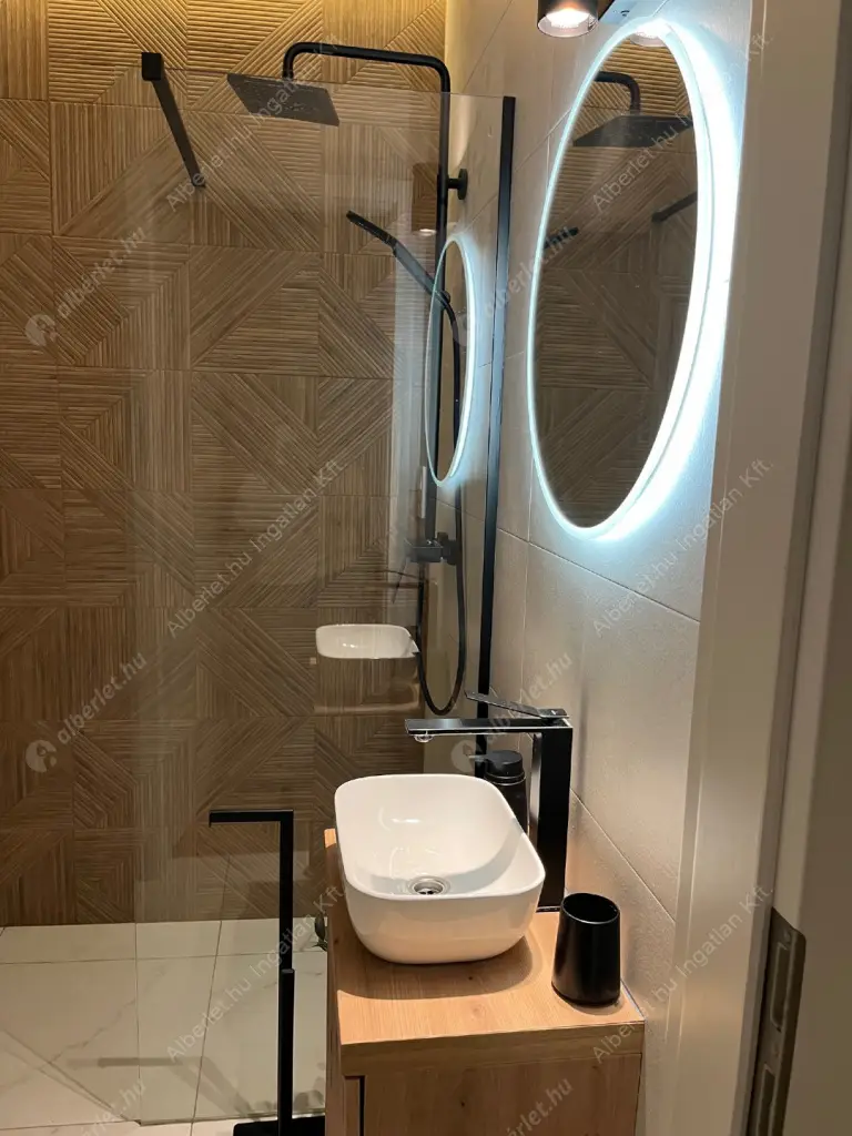 Kiadó albérlet 280000 Ft/hó áron: Budapest, VI. kerület  Paulay Ede utca. Mérete: 32 nm, 1 szobás | Alberlet.hu - 6605728