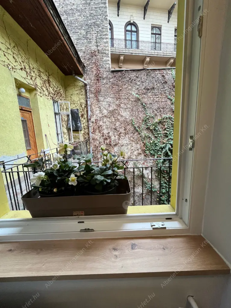 Kiadó albérlet 280000 Ft/hó áron: Budapest, VI. kerület  Paulay Ede utca. Mérete: 32 nm, 1 szobás | Alberlet.hu - 6605734