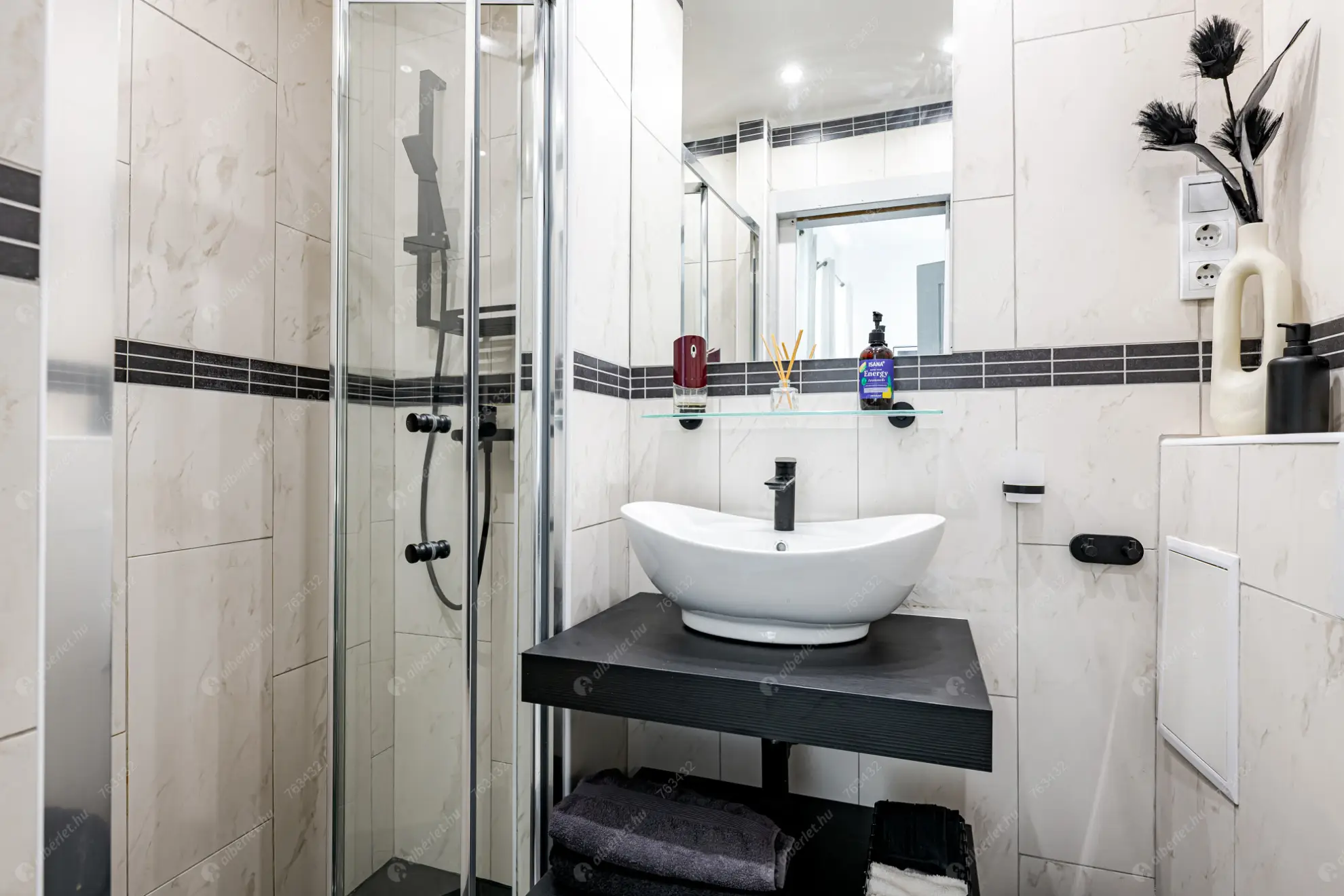 Kiadó albérlet 350000 Ft/hó áron: Budapest, VI. kerület  Paulay Ede utca. Mérete: 38 nm, 1 szobás | Alberlet.hu - 6634476