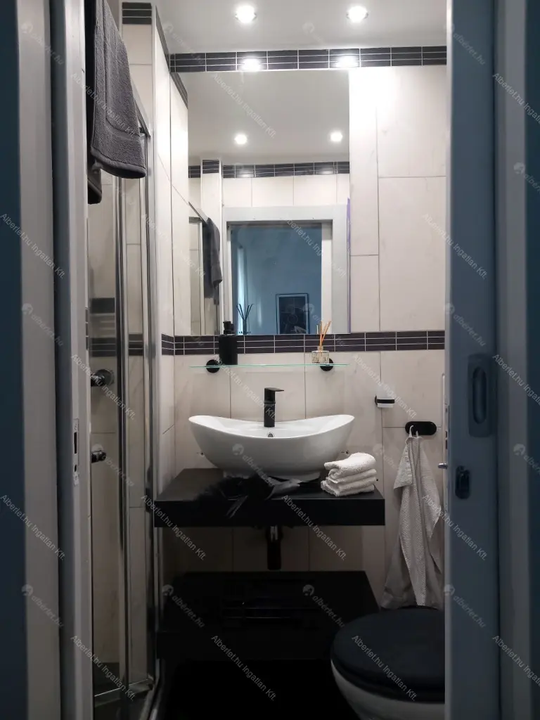 Kiadó albérlet 350000 Ft/hó áron: Budapest, VI. kerület  Paulay Ede utca. Mérete: 38 nm, 1 szobás | Alberlet.hu - 6660610