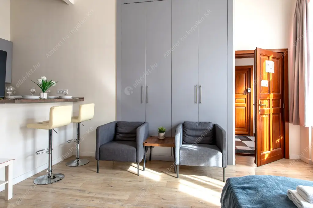 Kiadó albérlet 300000 Ft/hó áron: Budapest, VI. kerület  Paulay Ede utca. Mérete: 39 nm, 2 szobás | Alberlet.hu - 6617518