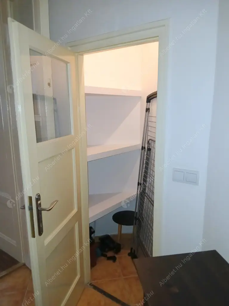 Kiadó albérlet 260000 Ft/hó áron: Budapest, VI. kerület  Paulay Ede utca. Mérete: 49 nm, 1 szobás | Alberlet.hu - 6622649