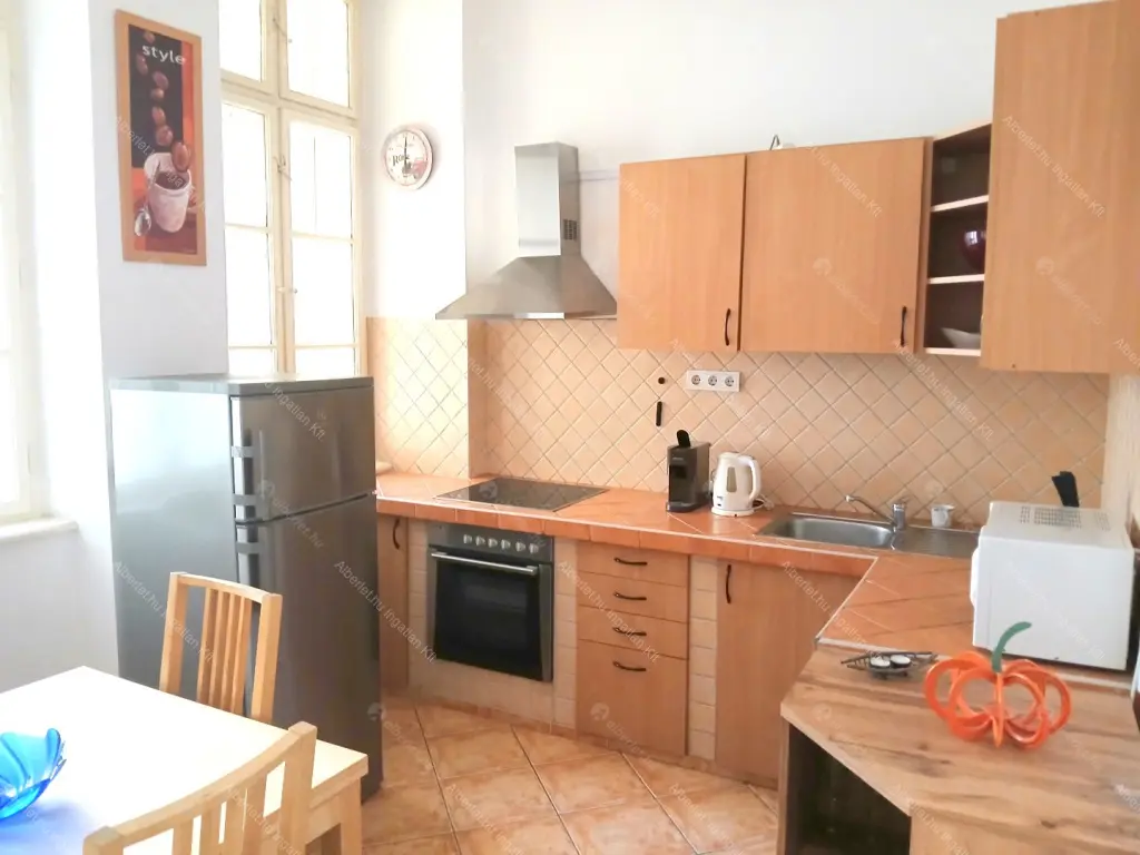 Kiadó albérlet 250000 Ft/hó áron: Budapest, VI. kerület  Paulay Ede utca. Mérete: 49 nm, 1 szobás | Alberlet.hu - 6644348