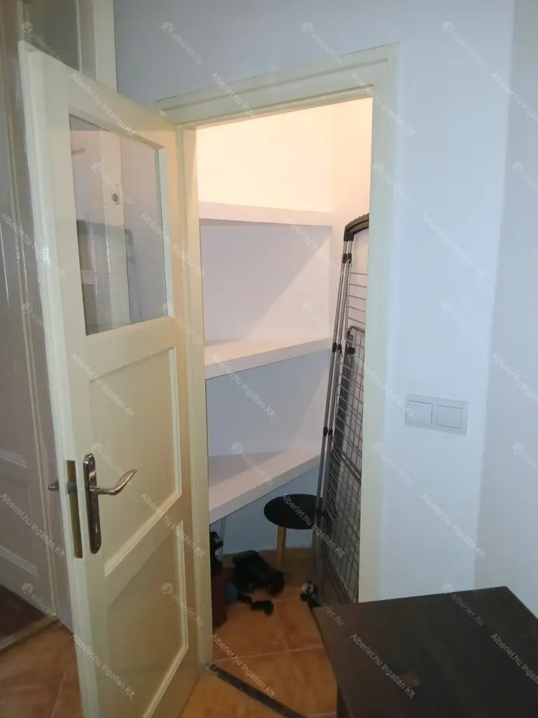 Kiadó albérlet 250000 Ft/hó áron: Budapest, VI. kerület  Paulay Ede utca. Mérete: 49 nm, 1 szobás | Alberlet.hu - 6644357