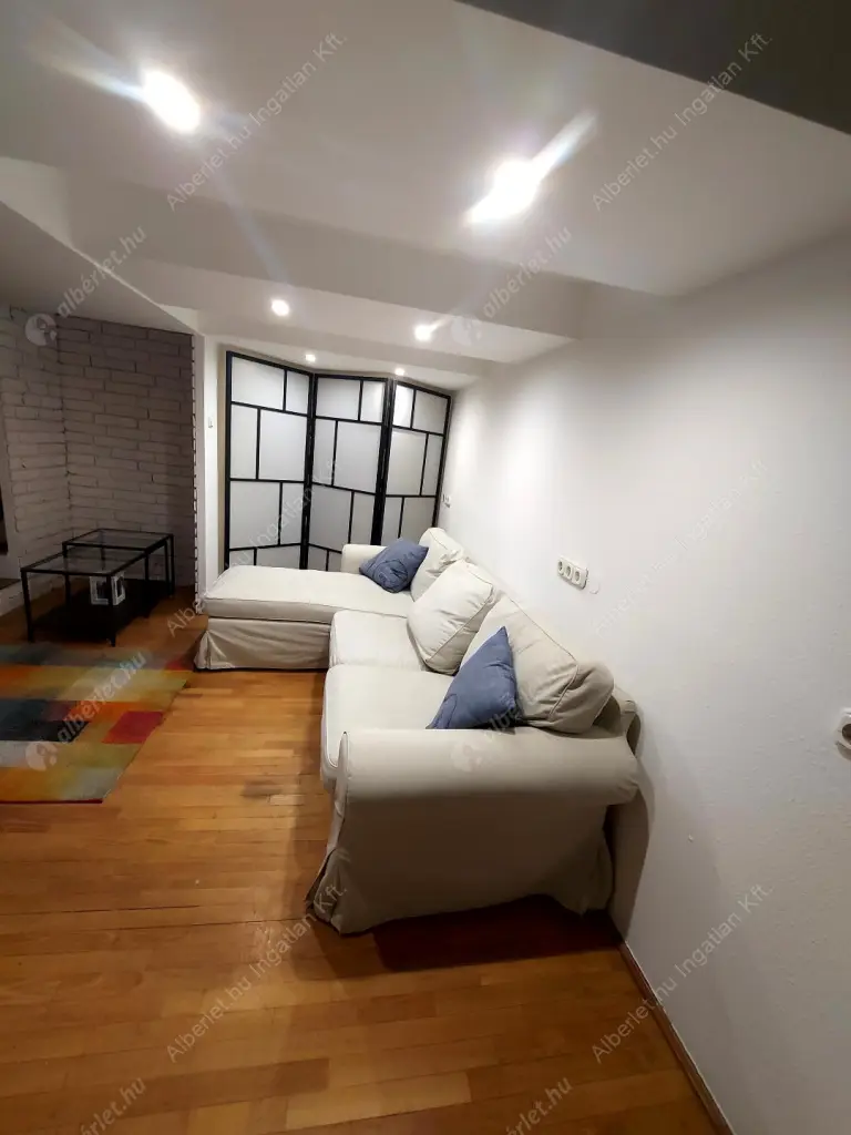 Kiadó albérlet 300000 Ft/hó áron: Budapest, VI. kerület  Paulay Ede utca. Mérete: 52 nm, 2 szobás | Alberlet.hu - 6534733