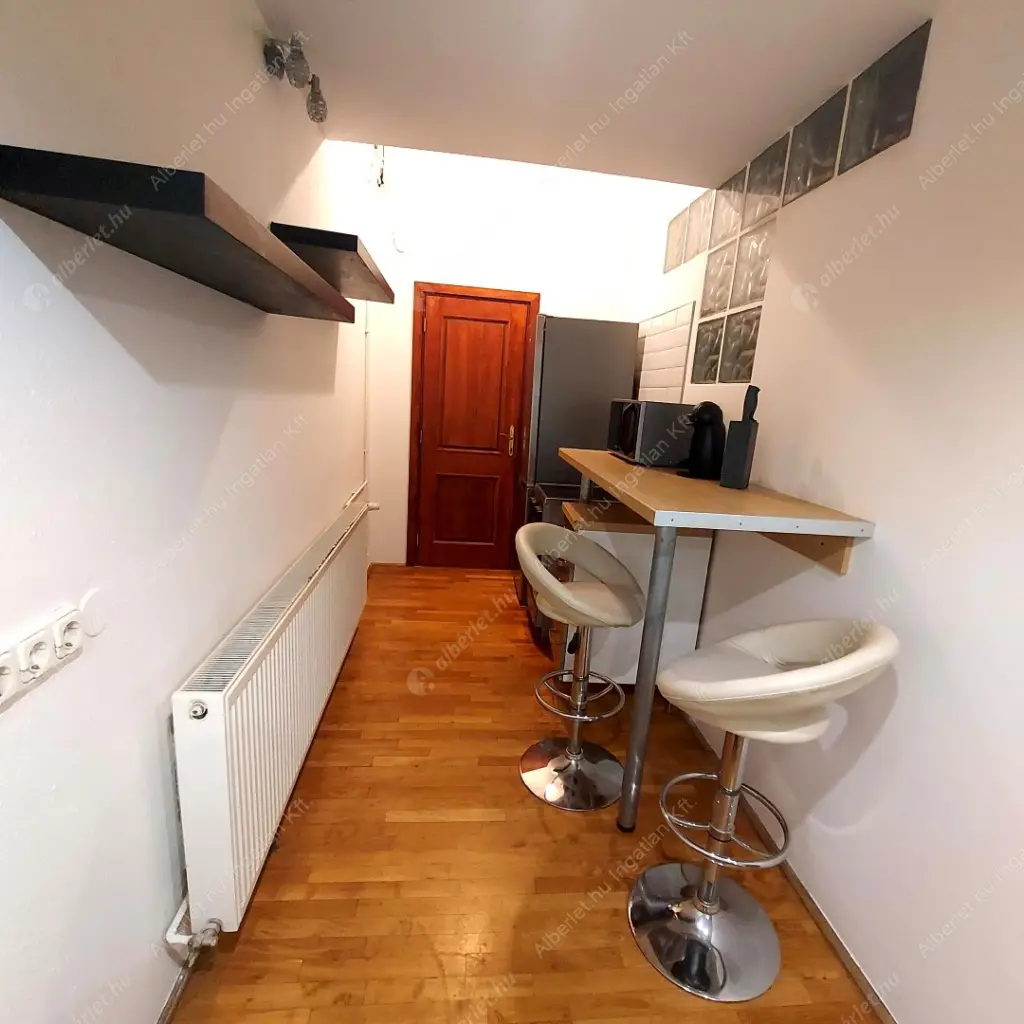 Kiadó albérlet 300000 Ft/hó áron: Budapest, VI. kerület  Paulay Ede utca. Mérete: 52 nm, 2 szobás | Alberlet.hu - 6534736