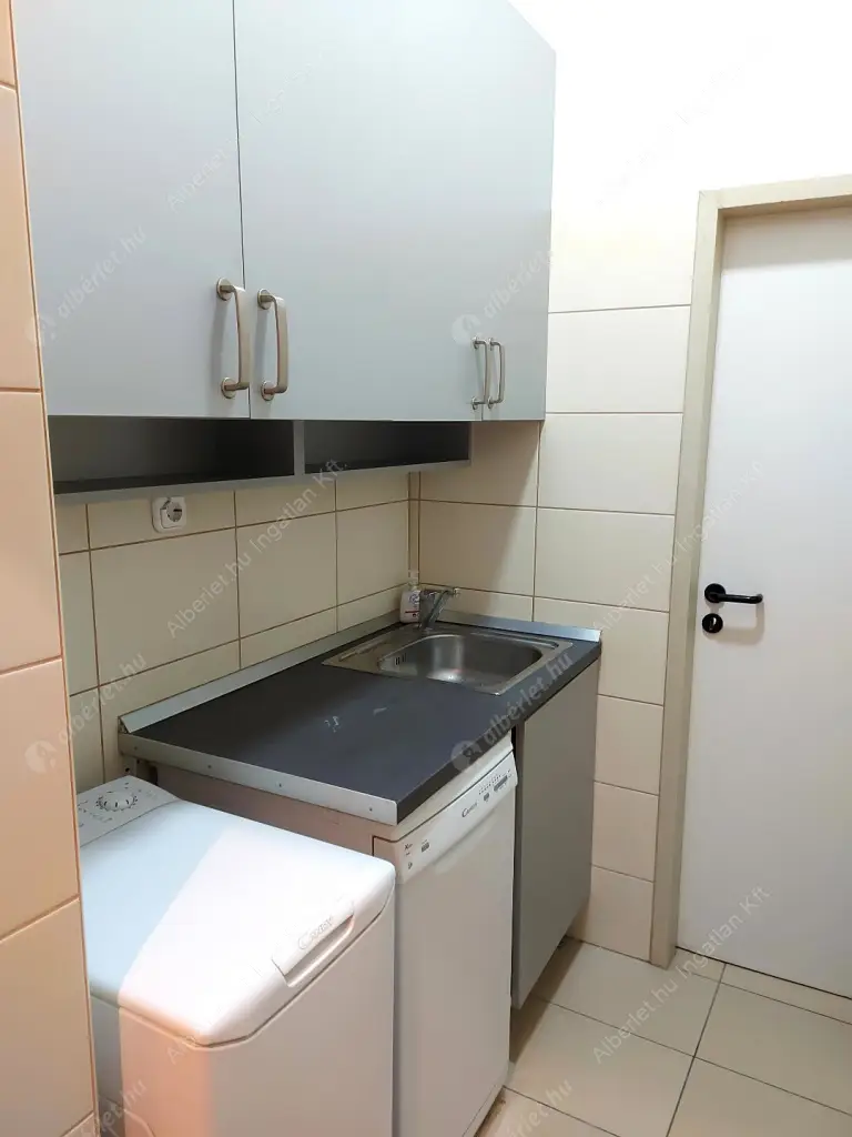 Kiadó albérlet 300000 Ft/hó áron: Budapest, VI. kerület  Paulay Ede utca. Mérete: 52 nm, 2 szobás | Alberlet.hu - 6534737