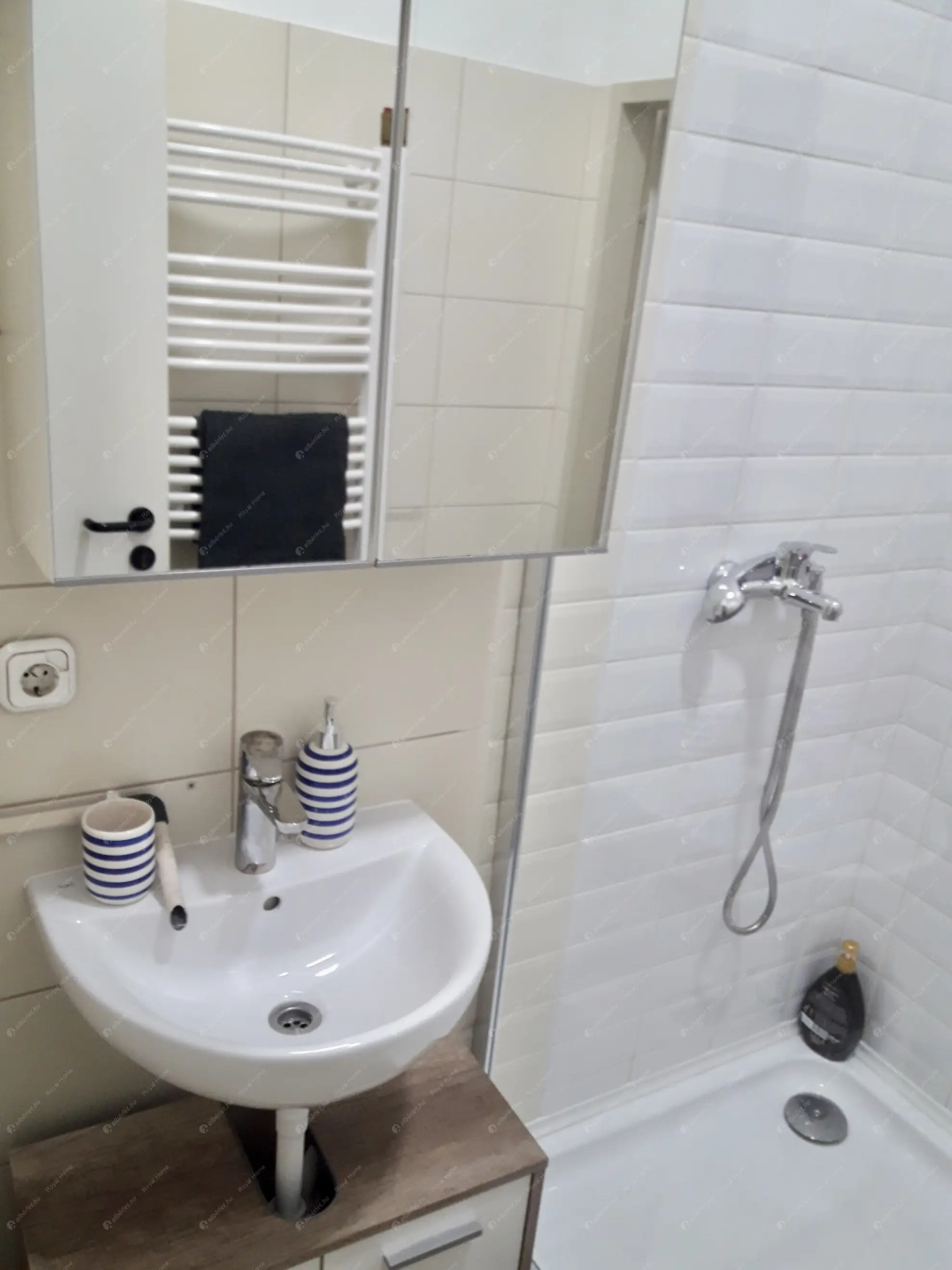 Kiadó albérlet 280000 Ft/hó áron: Budapest, VI. kerület  Paulay Ede utca. Mérete: 52 nm, 2 szobás | Alberlet.hu - 6570093