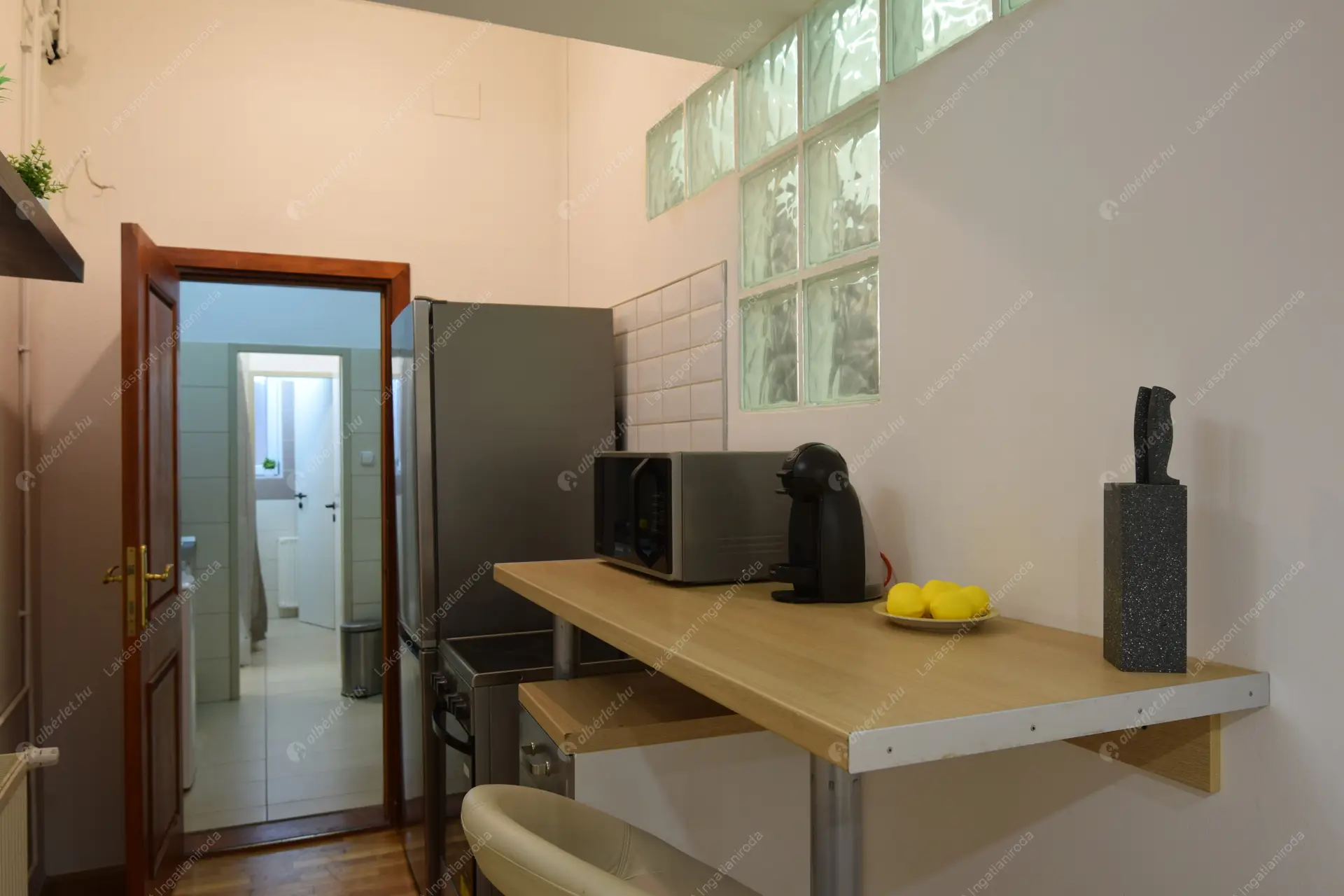 Kiadó albérlet 280000 Ft/hó áron: Budapest, VI. kerület  Paulay Ede utca. Mérete: 54 nm, 3 szobás | Alberlet.hu - 6485219