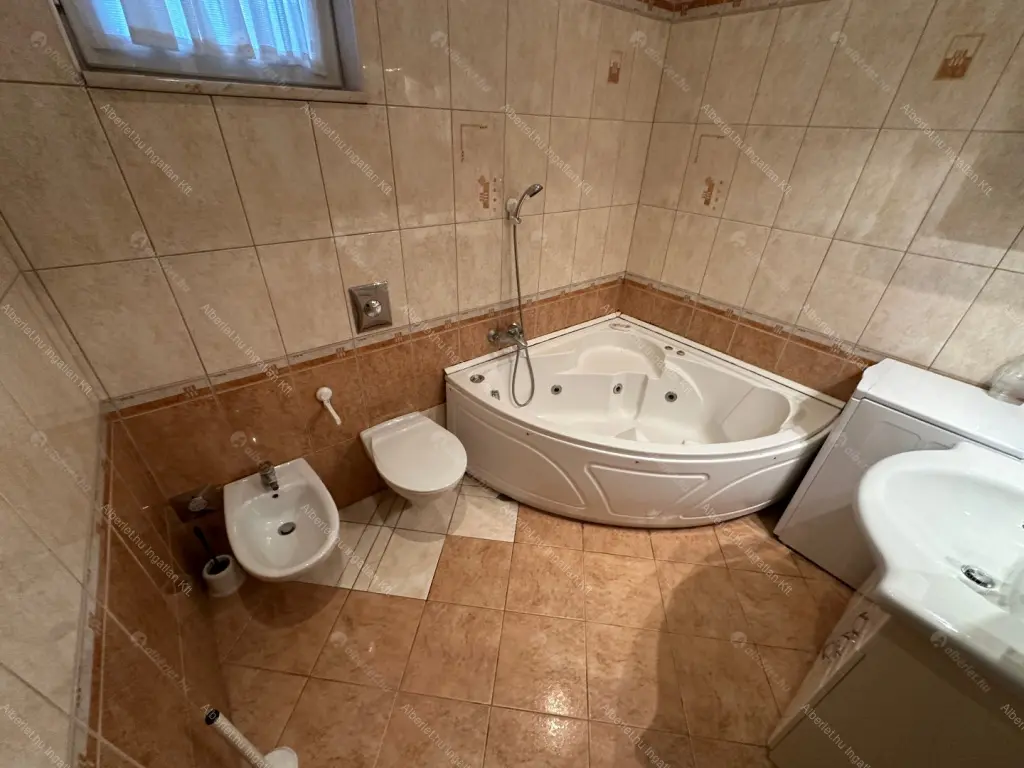 Kiadó albérlet 345000 Ft/hó áron: Budapest, VI. kerület  Paulay Ede utca. Mérete: 70 nm, 3 szobás | Alberlet.hu - 6709278