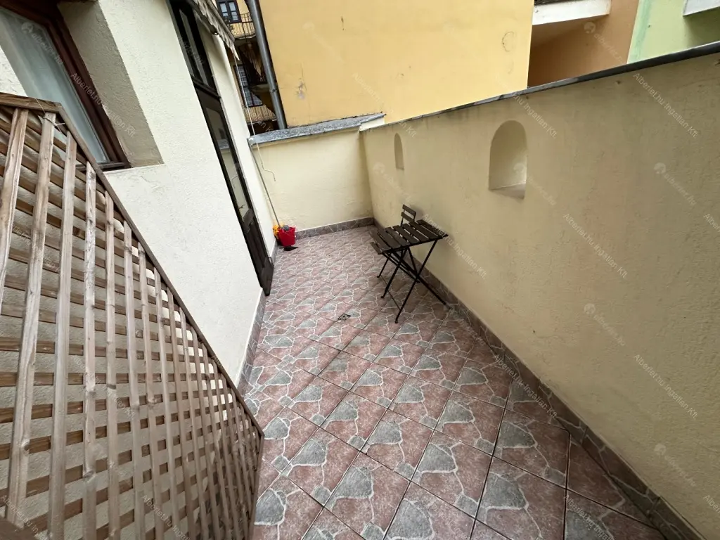 Kiadó albérlet 345000 Ft/hó áron: Budapest, VI. kerület  Paulay Ede utca. Mérete: 70 nm, 3 szobás | Alberlet.hu - 6709281