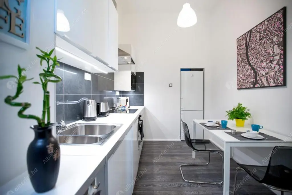 Kiadó albérlet 733000 Ft/hó áron: Budapest, VI. kerület  Paulay Ede utca. Mérete: 75 nm, 3 szobás | Alberlet.hu - 6627022