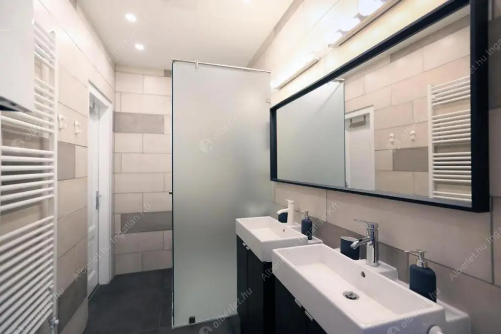 Kiadó albérlet 733000 Ft/hó áron: Budapest, VI. kerület  Paulay Ede utca. Mérete: 75 nm, 3 szobás | Alberlet.hu - 6627023