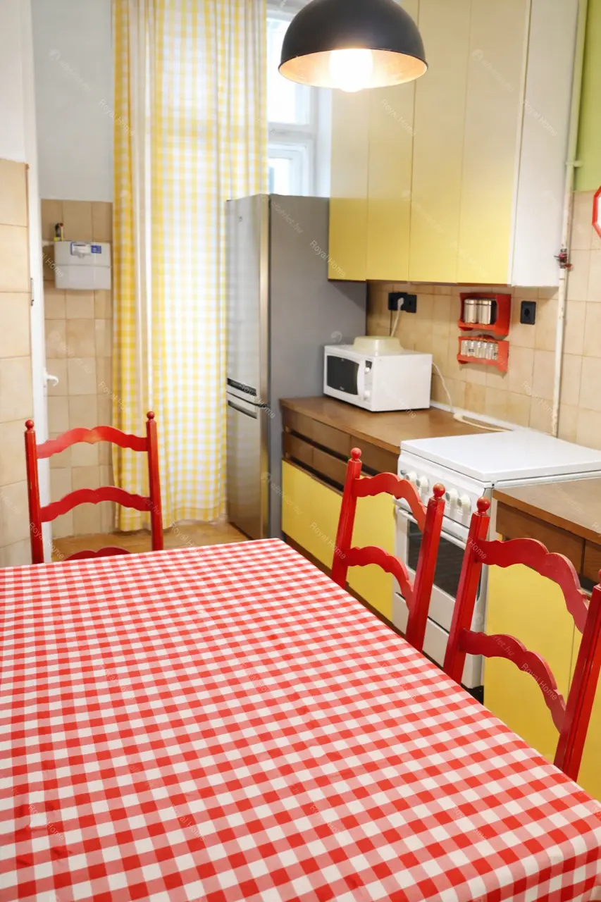 Kiadó albérlet 300000 Ft/hó áron: Budapest, VI. kerület  Paulay Ede utca. Mérete: 86 nm, 3 szobás | Alberlet.hu - 6650123