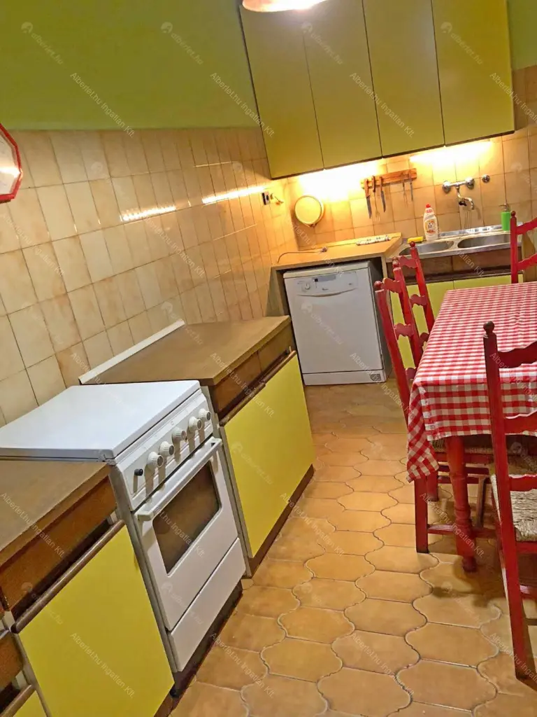 Kiadó albérlet 280000 Ft/hó áron: Budapest, VI. kerület  Paulay Ede utca. Mérete: 86 nm, 2 szobás | Alberlet.hu - 6663853