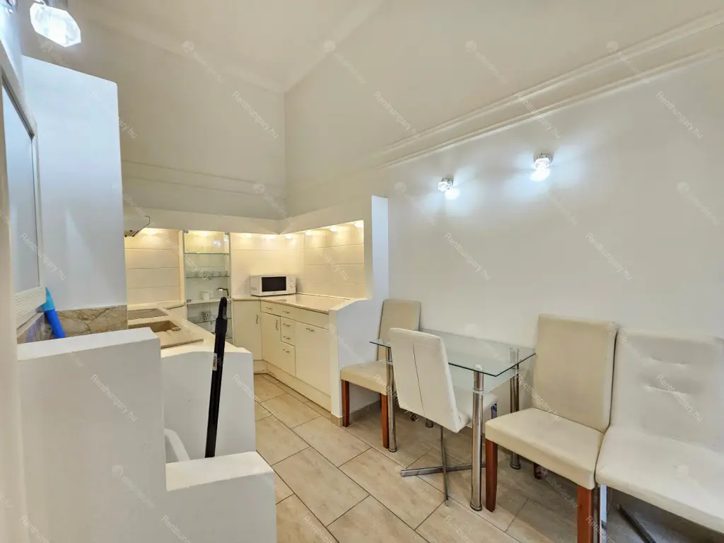 Kiadó albérlet 199000 Ft/hó áron: Budapest, VI. kerület  Podmaniczky utca. Mérete: 31 nm, 1 szobás | Alberlet.hu - 6702371