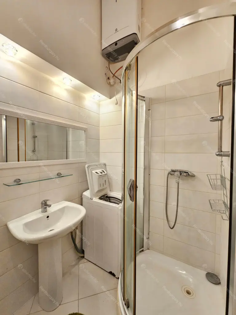 Kiadó albérlet 199000 Ft/hó áron: Budapest, VI. kerület  Podmaniczky utca. Mérete: 31 nm, 1 szobás | Alberlet.hu - 6702376