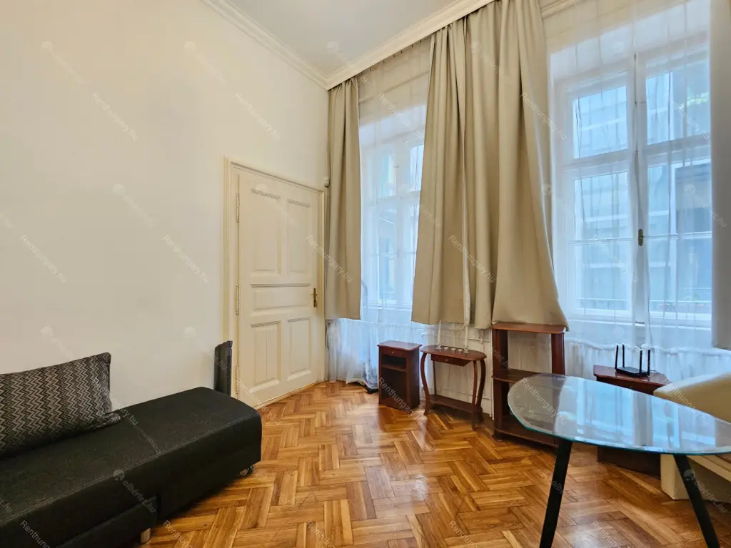 Kiadó albérlet 199000 Ft/hó áron: Budapest, VI. kerület  Podmaniczky utca. Mérete: 31 nm, 1 szobás | Alberlet.hu - 6702378