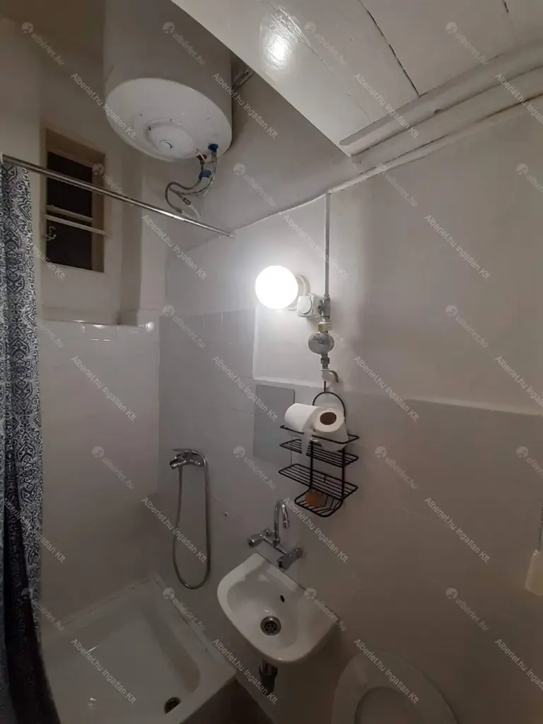 Kiadó albérlet 170000 Ft/hó áron: Budapest, VI. kerület  Podmaniczky utca. Mérete: 31 nm, 1 szobás | Alberlet.hu - 6702796