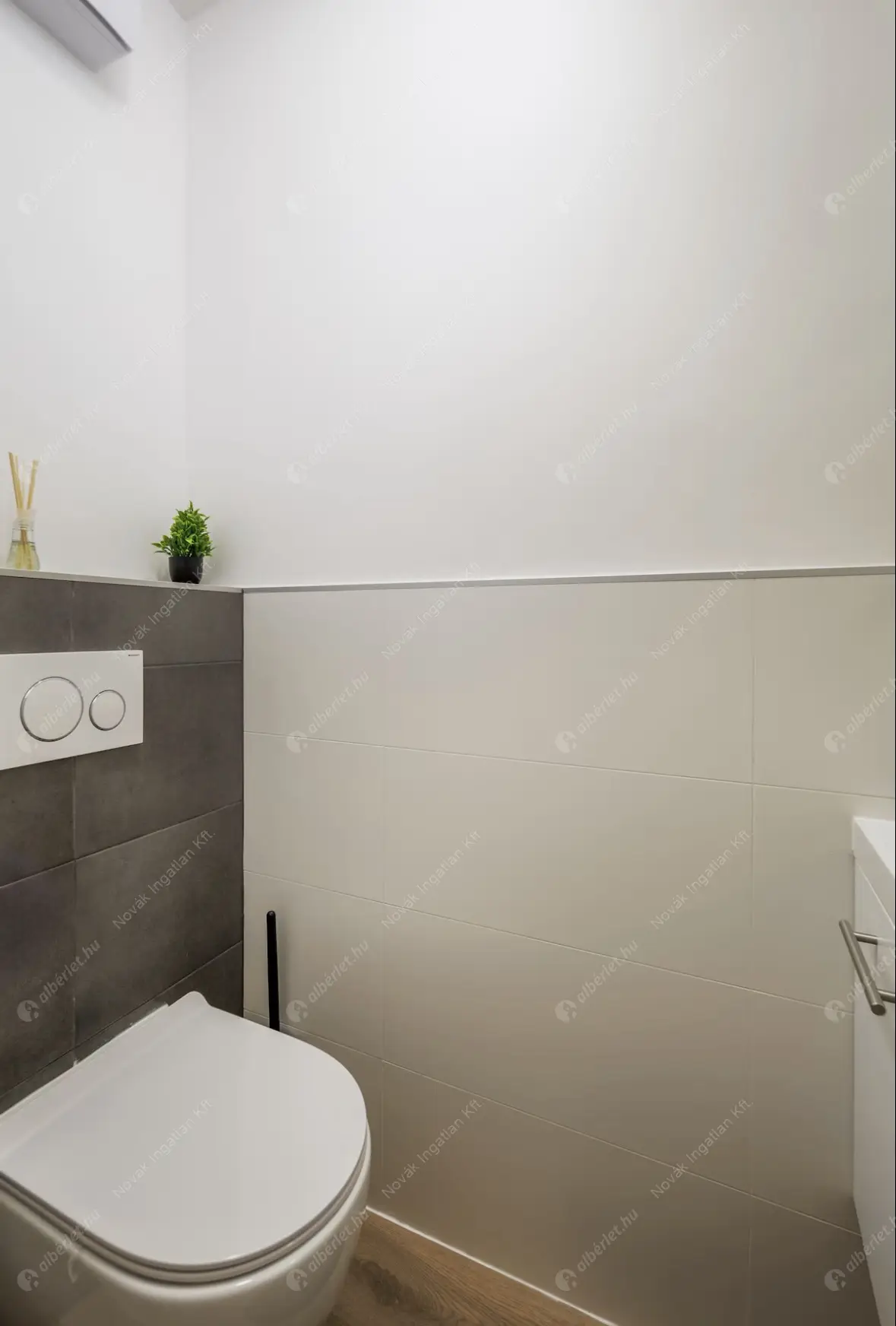 Kiadó albérlet 250000 Ft/hó áron: Budapest, VI. kerület  Podmaniczky utca. Mérete: 32 nm, 1 szobás | Alberlet.hu - 6605076