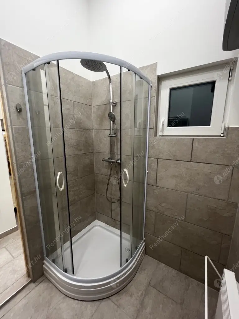 Kiadó albérlet 220000 Ft/hó áron: Budapest, VI. kerület  Podmaniczky utca. Mérete: 34 nm, 1 szobás | Alberlet.hu - 6569213