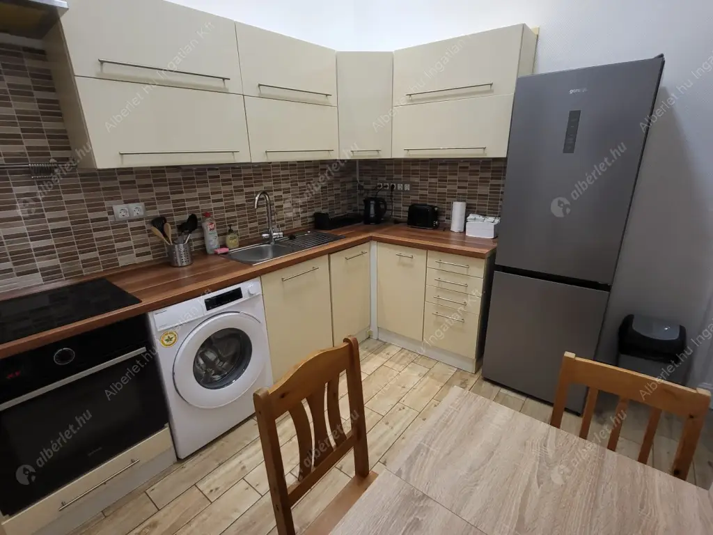 Kiadó albérlet 270000 Ft/hó áron: Budapest, VI. kerület  Podmaniczky utca. Mérete: 46 nm, 1 szobás | Alberlet.hu - 6587415
