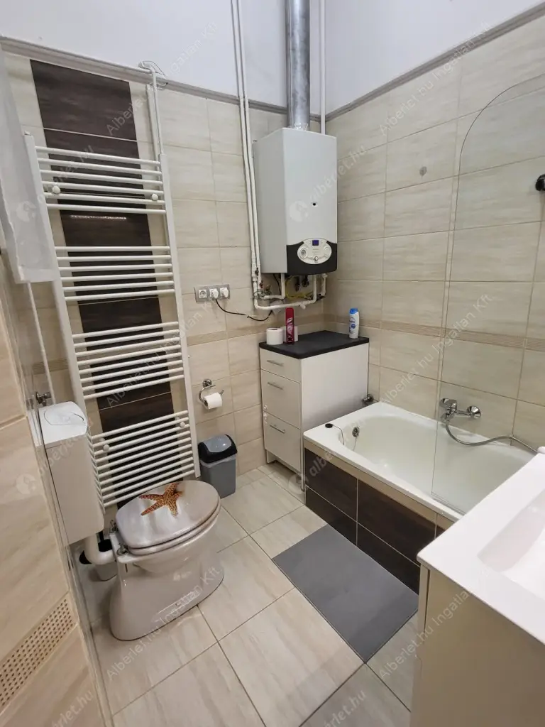 Kiadó albérlet 270000 Ft/hó áron: Budapest, VI. kerület  Podmaniczky utca. Mérete: 46 nm, 1 szobás | Alberlet.hu - 6587421