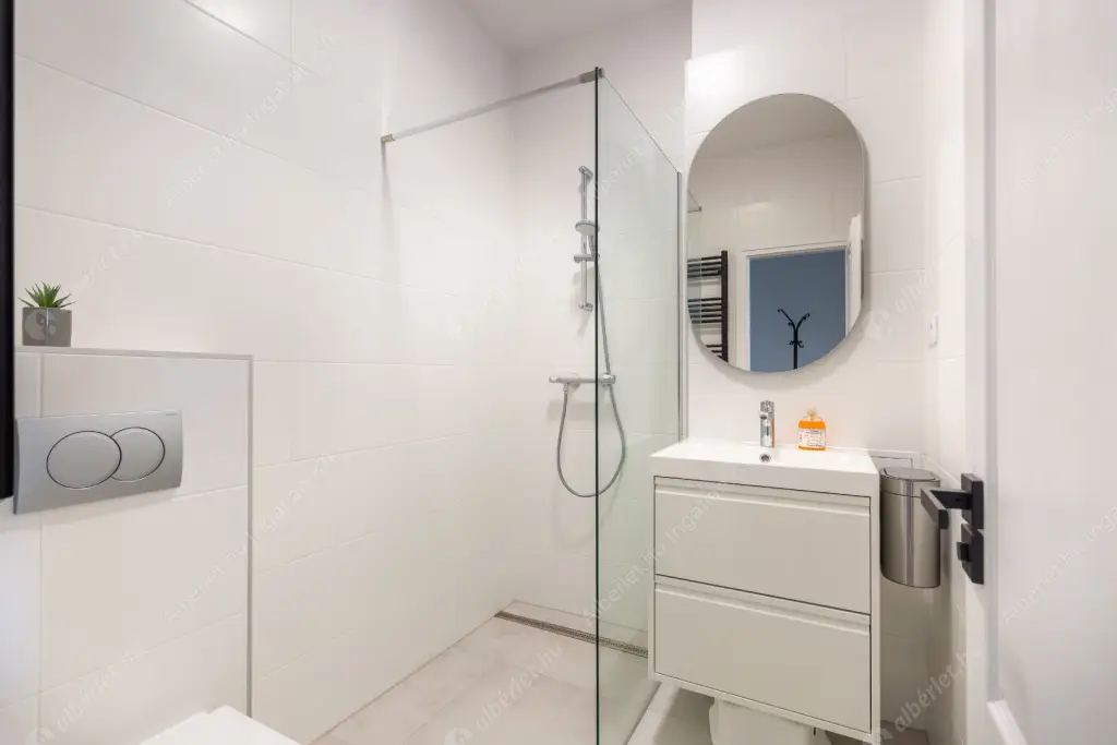 Kiadó albérlet 360000 Ft/hó áron: Budapest, VI. kerület  Podmaniczky utca. Mérete: 52 nm, 2 szobás | Alberlet.hu - 6598364