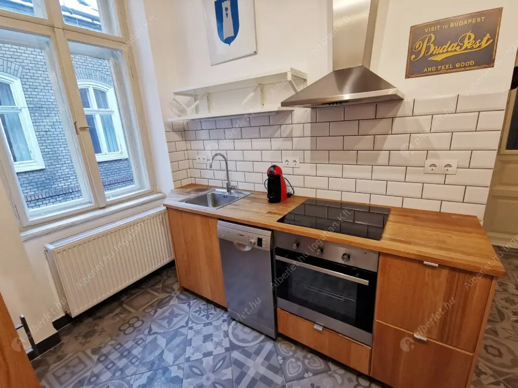 Kiadó albérlet 320000 Ft/hó áron: Budapest, VI. kerület  Podmaniczky utca. Mérete: 54 nm, 1 szobás | Alberlet.hu - 6565052