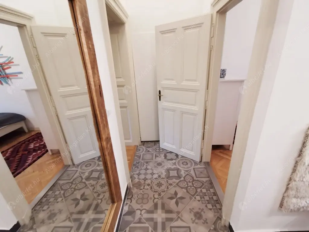 Kiadó albérlet 320000 Ft/hó áron: Budapest, VI. kerület  Podmaniczky utca. Mérete: 54 nm, 1 szobás | Alberlet.hu - 6565058