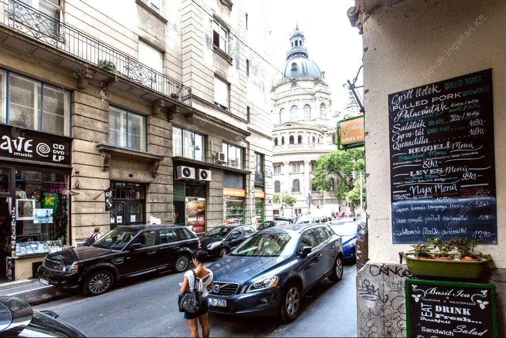 Kiadó albérlet 240000 Ft/hó áron: Budapest, VI. kerület  Révay köz. Mérete: 33 nm, 1 szobás | Alberlet.hu - 6624497