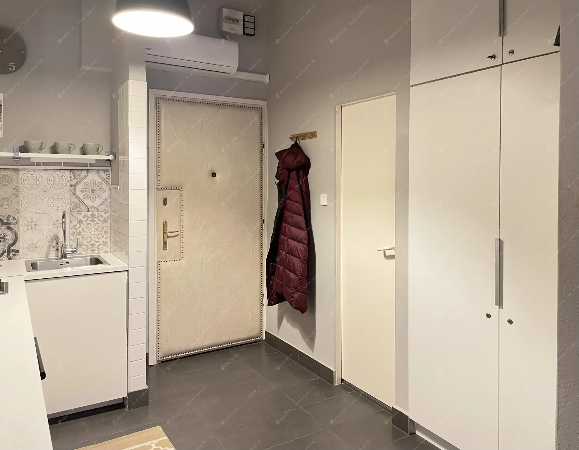 Kiadó albérlet 220000 Ft/hó áron: Budapest, VI. kerület  Révay köz. Mérete: 33 nm, 1 szobás | Alberlet.hu - 6635658