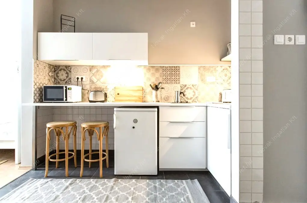 Kiadó albérlet 220000 Ft/hó áron: Budapest, VI. kerület  Révay köz. Mérete: 33 nm, 1 szobás | Alberlet.hu - 6635662