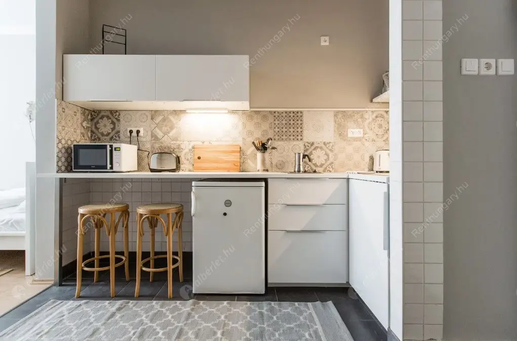 Kiadó albérlet 240000 Ft/hó áron: Budapest, VI. kerület  Révay köz. Mérete: 33 nm, 1 szobás | Alberlet.hu - 6630906