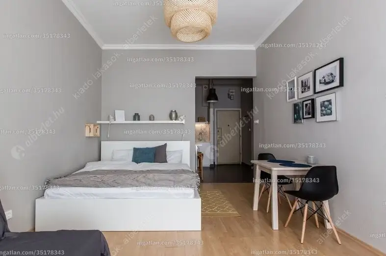 Kiadó albérlet 240000 Ft/hó áron: Budapest, VI. kerület  Révay köz. Mérete: 33 nm, 1 szobás | Alberlet.hu - 6632275