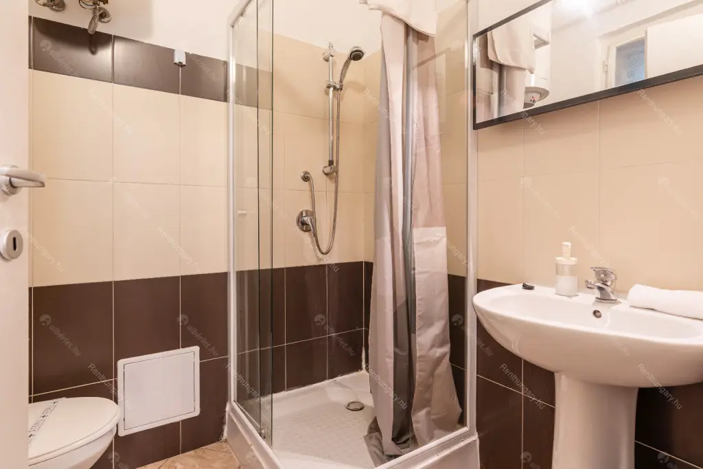 Kiadó albérlet 290000 Ft/hó áron: Budapest, VI. kerület  Révay köz. Mérete: 68 nm, 2 szobás | Alberlet.hu - 6646514