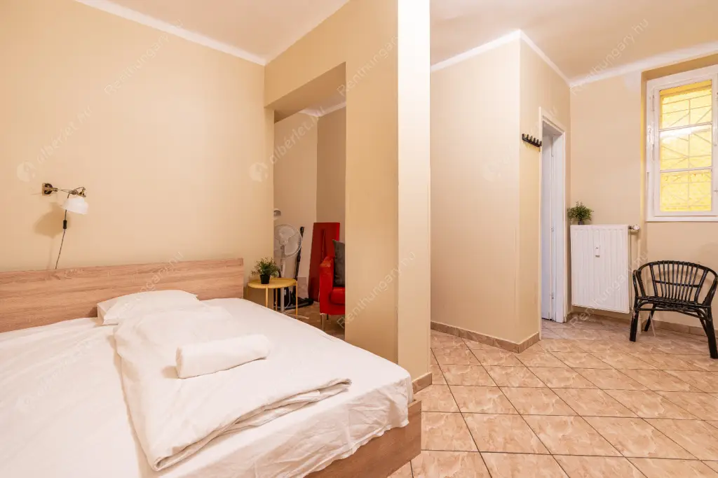 Kiadó albérlet 290000 Ft/hó áron: Budapest, VI. kerület  Révay köz. Mérete: 68 nm, 3 szobás | Alberlet.hu - 6599555