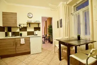 Kiadó albérlet 290000 Ft/hó áron: Budapest, VI. kerület  Révay köz. Mérete: 68 nm, 3 szobás | Alberlet.hu - 6600381