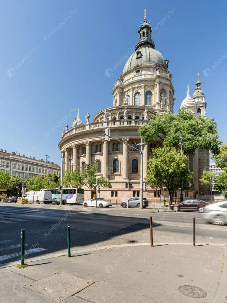 Kiadó albérlet 290000 Ft/hó áron: Budapest, VI. kerület  Révay köz. Mérete: 68 nm, 3 szobás | Alberlet.hu - 6600394