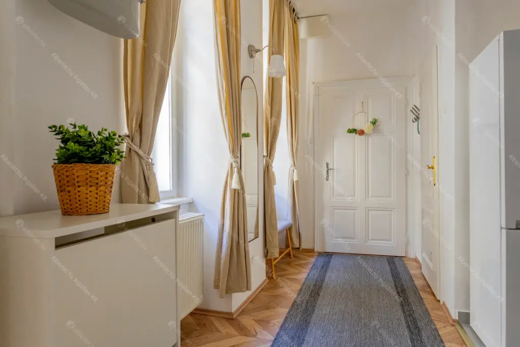 Kiadó albérlet 330000 Ft/hó áron: Budapest, VI. kerület  Révay utca. Mérete: 52 nm, 2 szobás | Alberlet.hu - 6676902