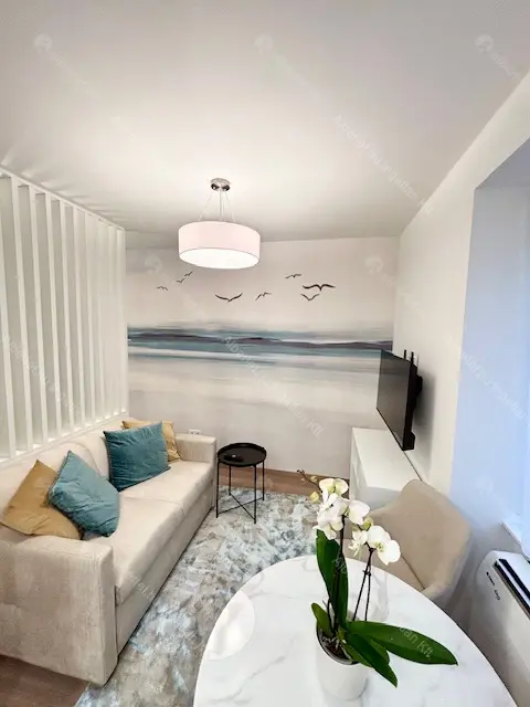 Kiadó albérlet 275000 Ft/hó áron: Budapest, VI. kerület  Rippl-Rónai utca. Mérete: 27 nm, 1 szobás | Alberlet.hu - 6643167