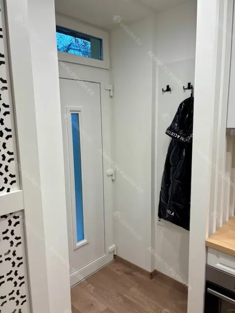 Kiadó albérlet 275000 Ft/hó áron: Budapest, VI. kerület  Rippl-Rónai utca. Mérete: 27 nm, 1 szobás | Alberlet.hu - 6643168