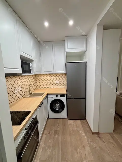 Kiadó albérlet 275000 Ft/hó áron: Budapest, VI. kerület  Rippl-Rónai utca. Mérete: 27 nm, 1 szobás | Alberlet.hu - 6643169