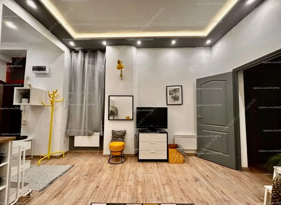 Kiadó albérlet 270000 Ft/hó áron: Budapest, VI. kerület  Rippl-Rónai utca. Mérete: 40 nm, 1 szobás | Alberlet.hu - 6610100