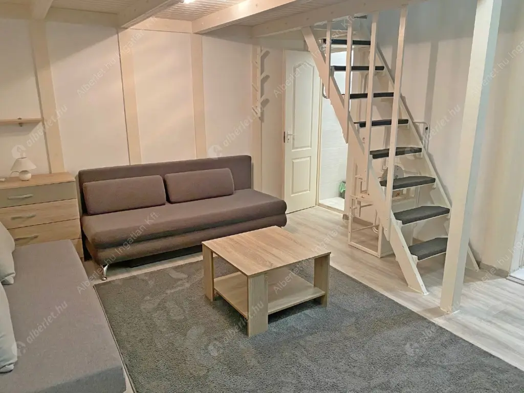 Kiadó albérlet 200000 Ft/hó áron: Budapest, VI. kerület  Rózsa utca. Mérete: 27 nm, 1 szobás | Alberlet.hu - 6598105