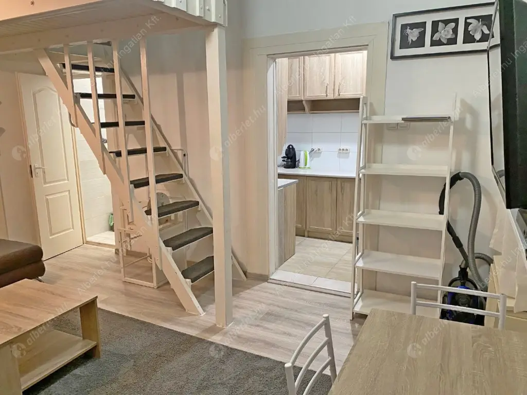 Kiadó albérlet 200000 Ft/hó áron: Budapest, VI. kerület  Rózsa utca. Mérete: 27 nm, 1 szobás | Alberlet.hu - 6598106