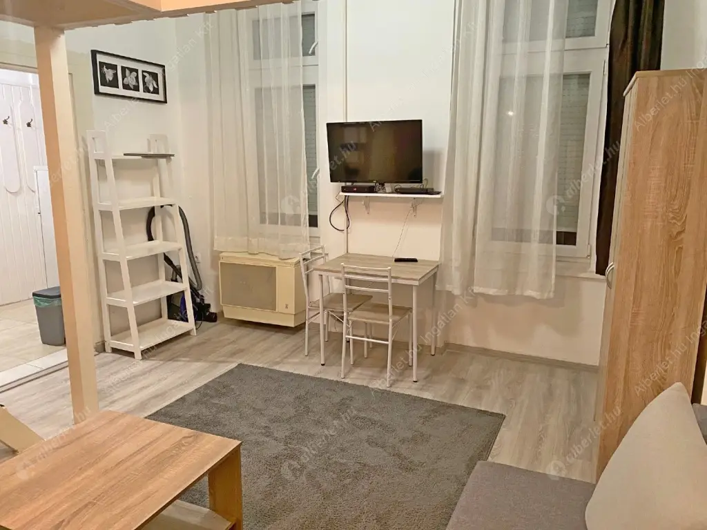 Kiadó albérlet 200000 Ft/hó áron: Budapest, VI. kerület  Rózsa utca. Mérete: 27 nm, 1 szobás | Alberlet.hu - 6598107