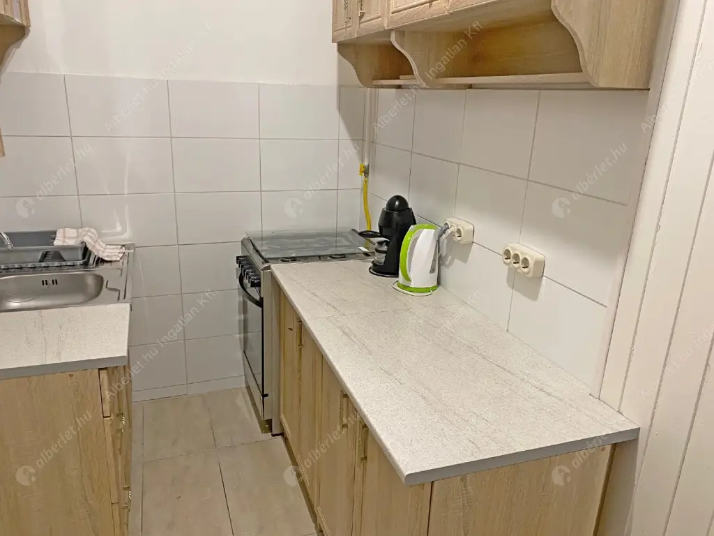 Kiadó albérlet 200000 Ft/hó áron: Budapest, VI. kerület  Rózsa utca. Mérete: 27 nm, 1 szobás | Alberlet.hu - 6598116