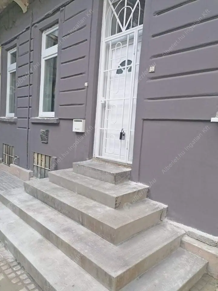 Kiadó albérlet 200000 Ft/hó áron: Budapest, VI. kerület  Rózsa utca. Mérete: 27 nm, 1 szobás | Alberlet.hu - 6598128