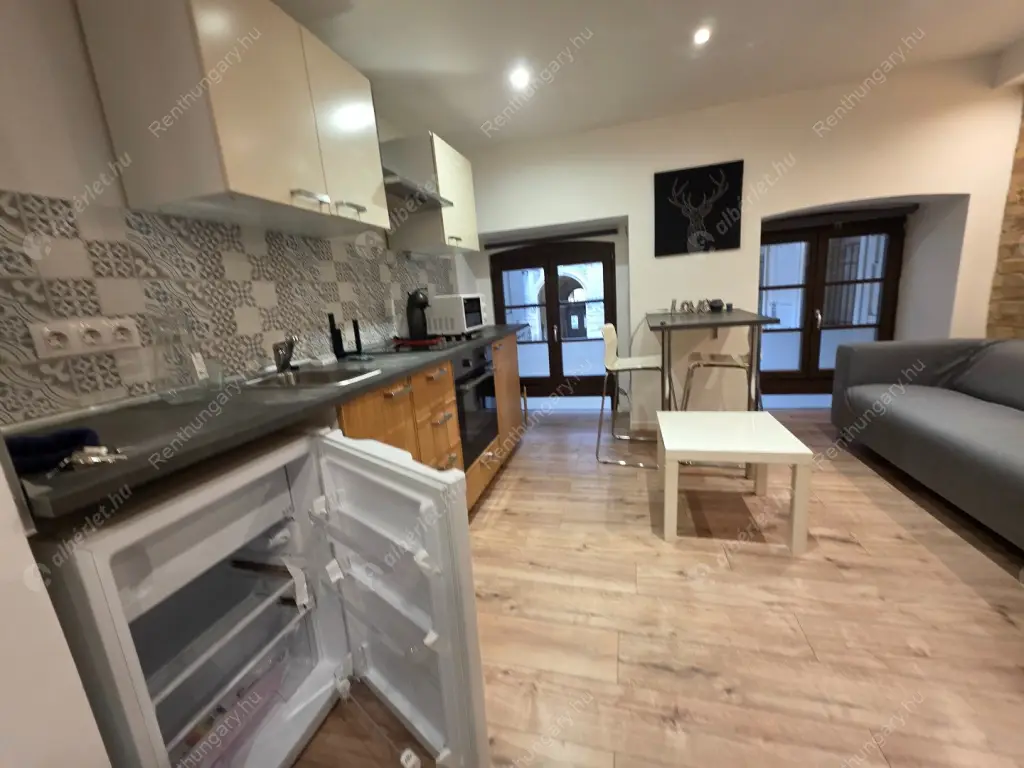 Kiadó albérlet 199000 Ft/hó áron: Budapest, VI. kerület  Rózsa utca. Mérete: 27 nm, 1 szobás | Alberlet.hu - 6634233